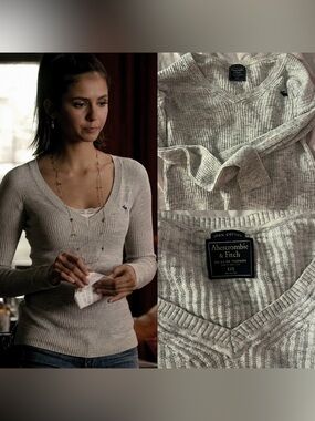 Abercrombie & Fitch Light Gray Ribbed V-Neck Sweater